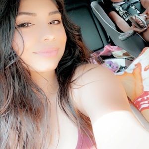 Meet your Posher, Elisa